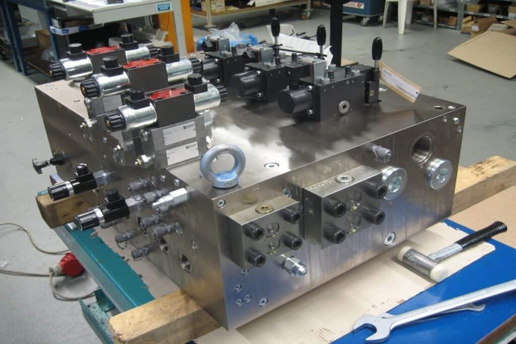 Manifold 1 1